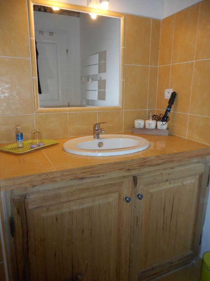 Petit Grenier Douillet De Cathie Bed & Breakfast Roquemaure  Ngoại thất bức ảnh